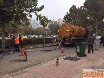 苏州清理污水池 槽罐车抽污泥 5吨吸污车 抽粪公司图2