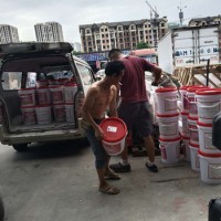 墙面不结实脱砂时用治沙灵、界面剂墙固哪个更好